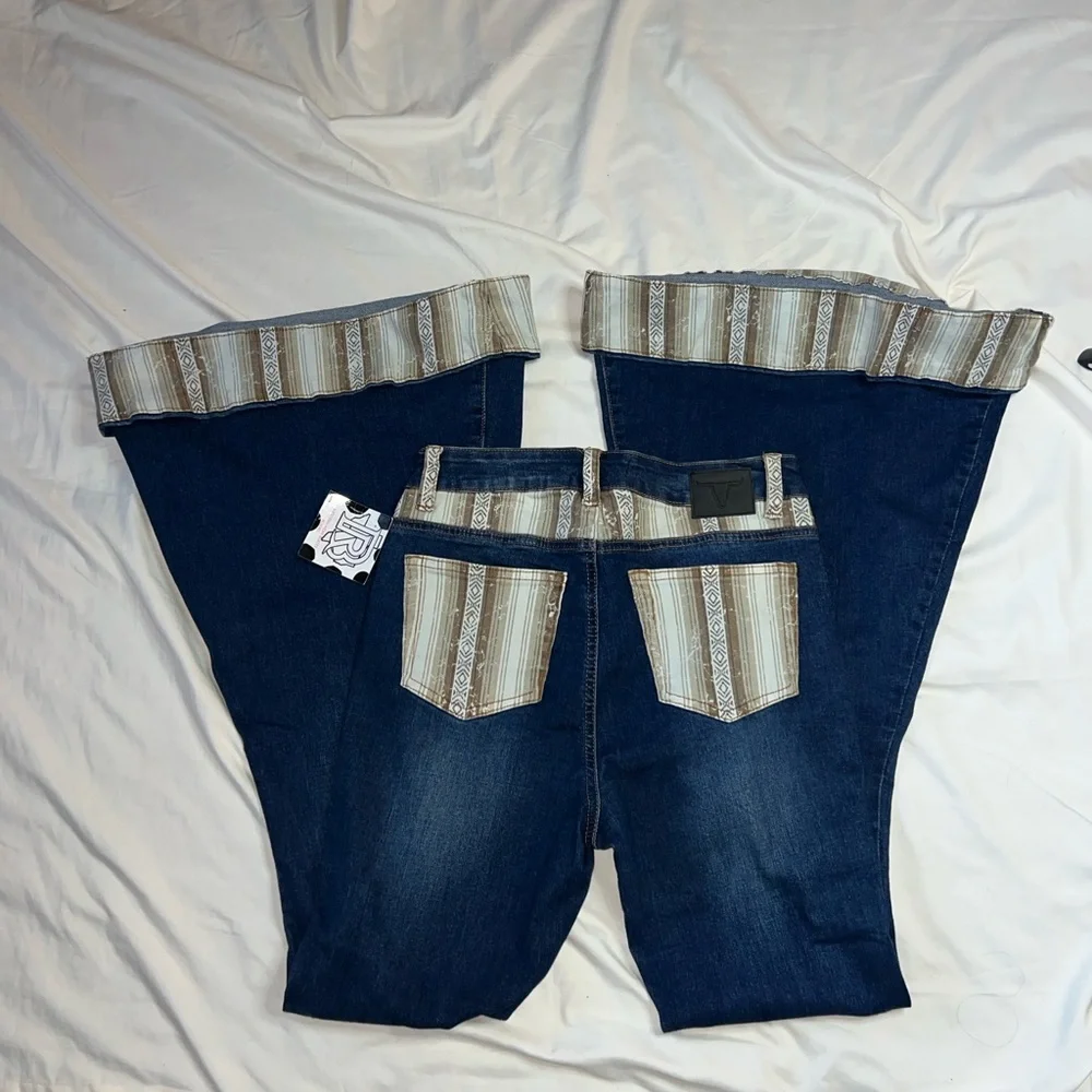 LR Bellbottoms with Accents - Picture 3 of 3